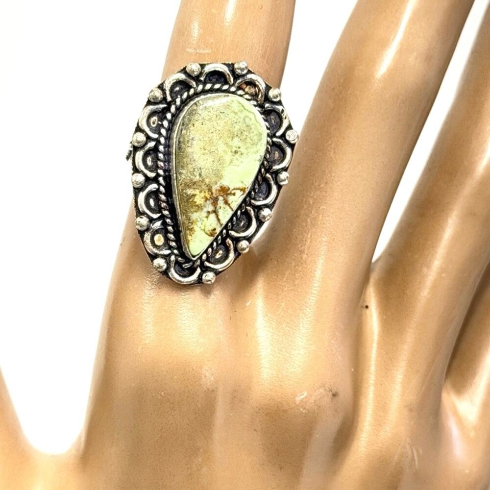 Hand Crafted‎ Citron Magnesite Ring Silver Plated Size 6.5 Gift Boxed